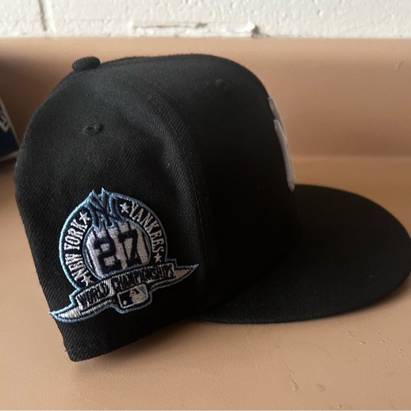 Unisex size 8 fitted cap lot - Picture 3 of 12